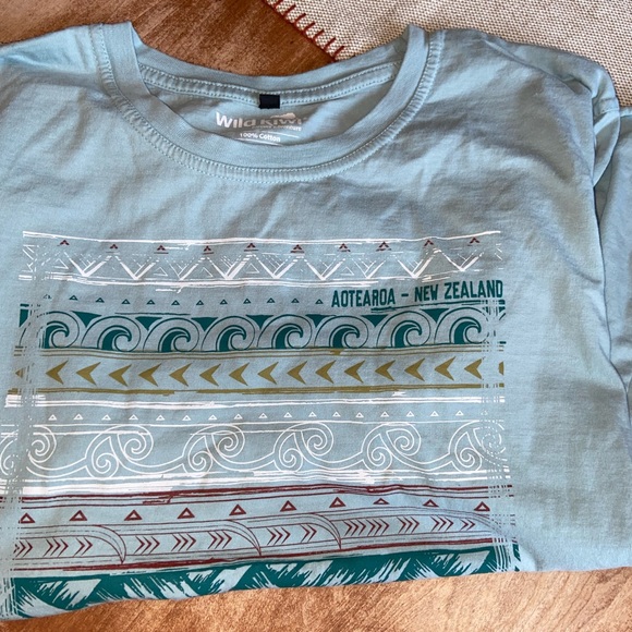Wild Kiwi Cropped New Zealand T-Shirt— medium - Picture 2 of 3